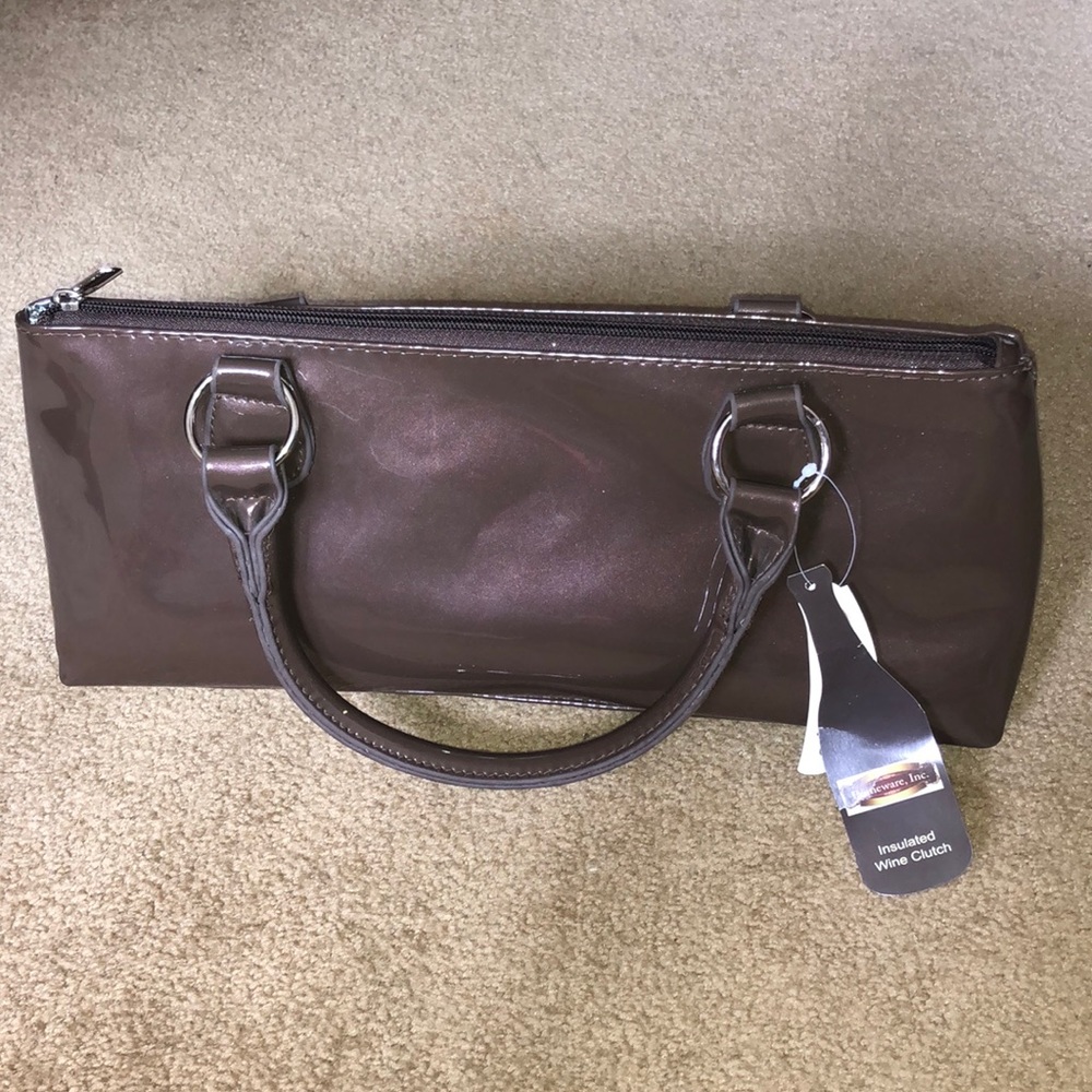 Insulated wine clutch
